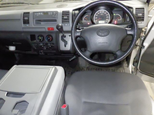 TOYOTA REGIUS ACE
