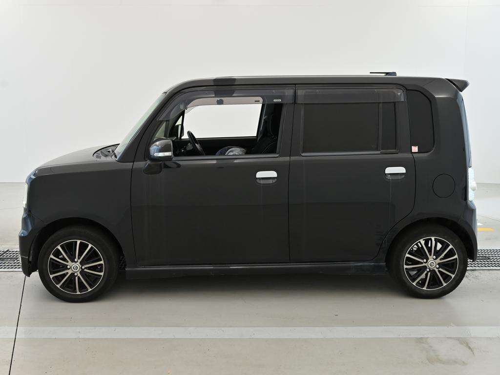 TOYOTA PIXIS SPACE