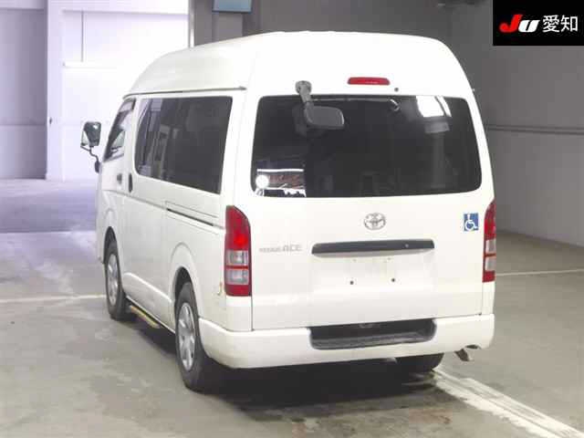 TOYOTA REGIUS ACE