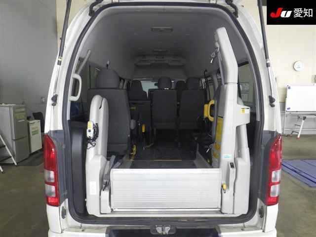 TOYOTA REGIUS ACE