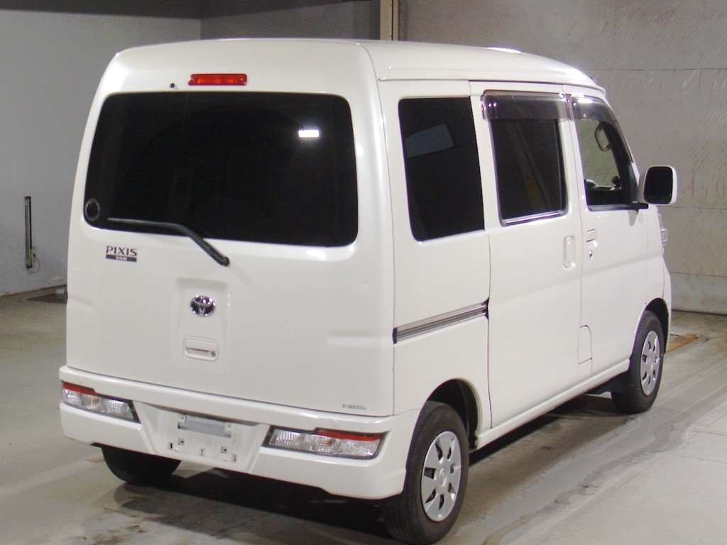 TOYOTA PIXIS VAN