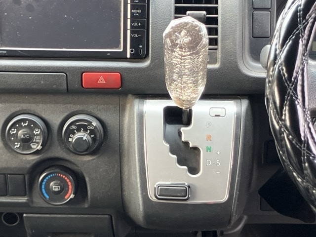 TOYOTA REGIUS ACE