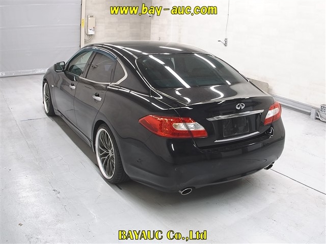 NISSAN FUGA