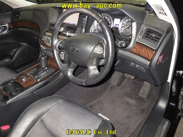 NISSAN FUGA