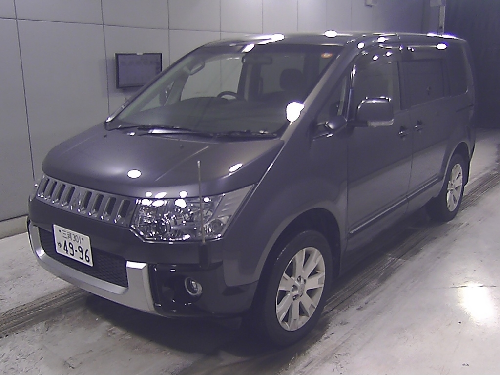 MITSUBISHI DELICA D:5