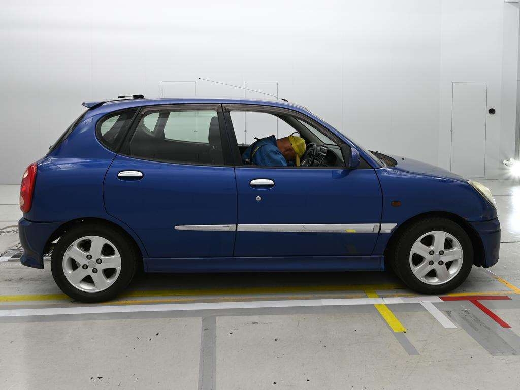 DAIHATSU STORIA