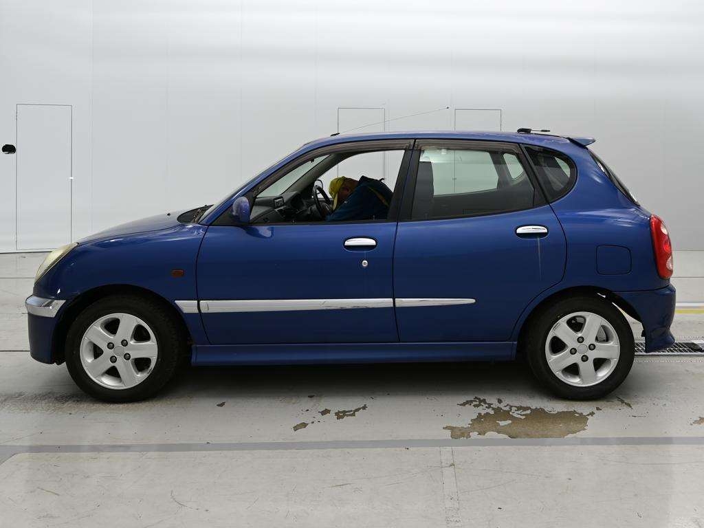 DAIHATSU STORIA