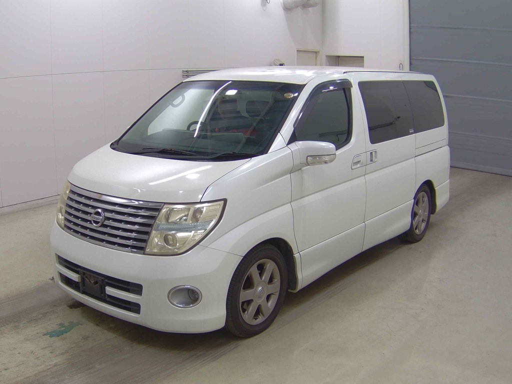 NISSAN ELGRAND