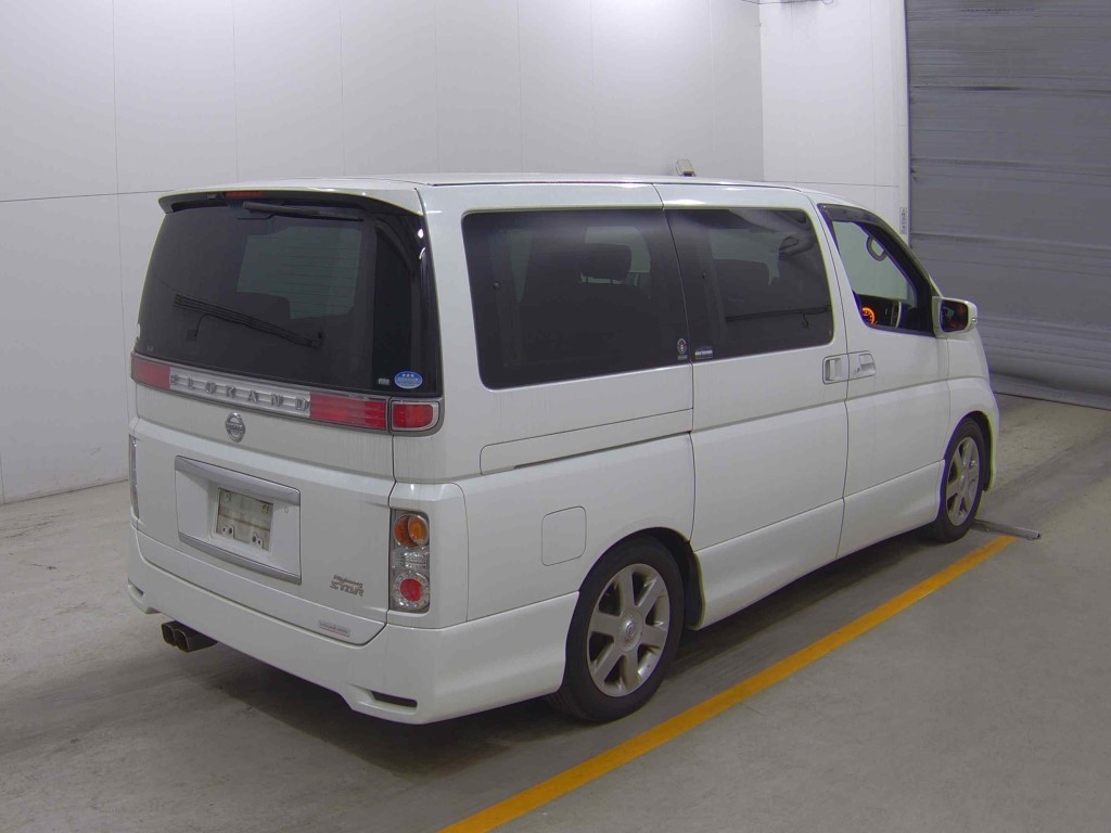 NISSAN ELGRAND