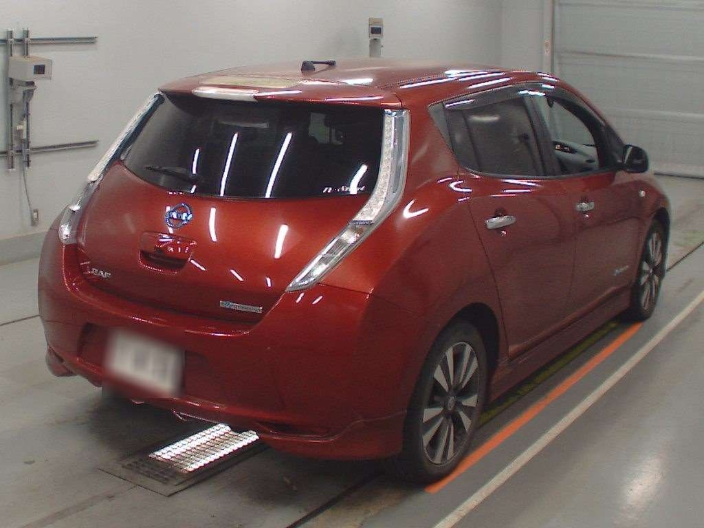 NISSAN LEAF