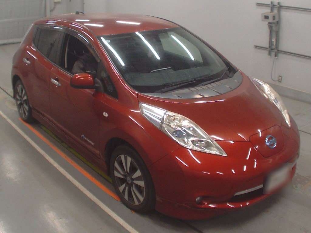 NISSAN LEAF