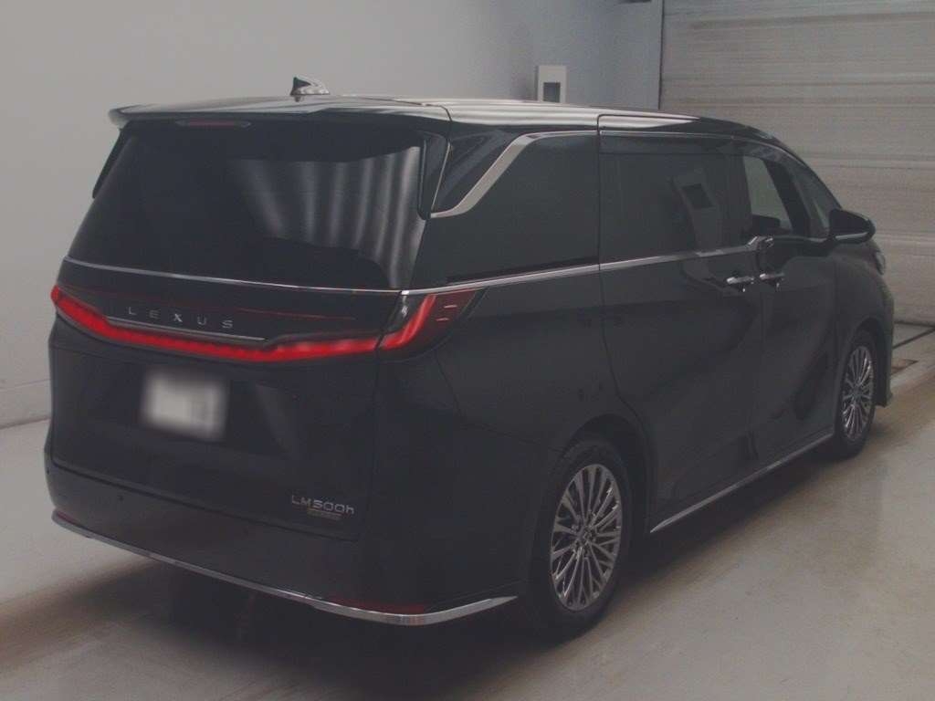 LEXUS LM500H