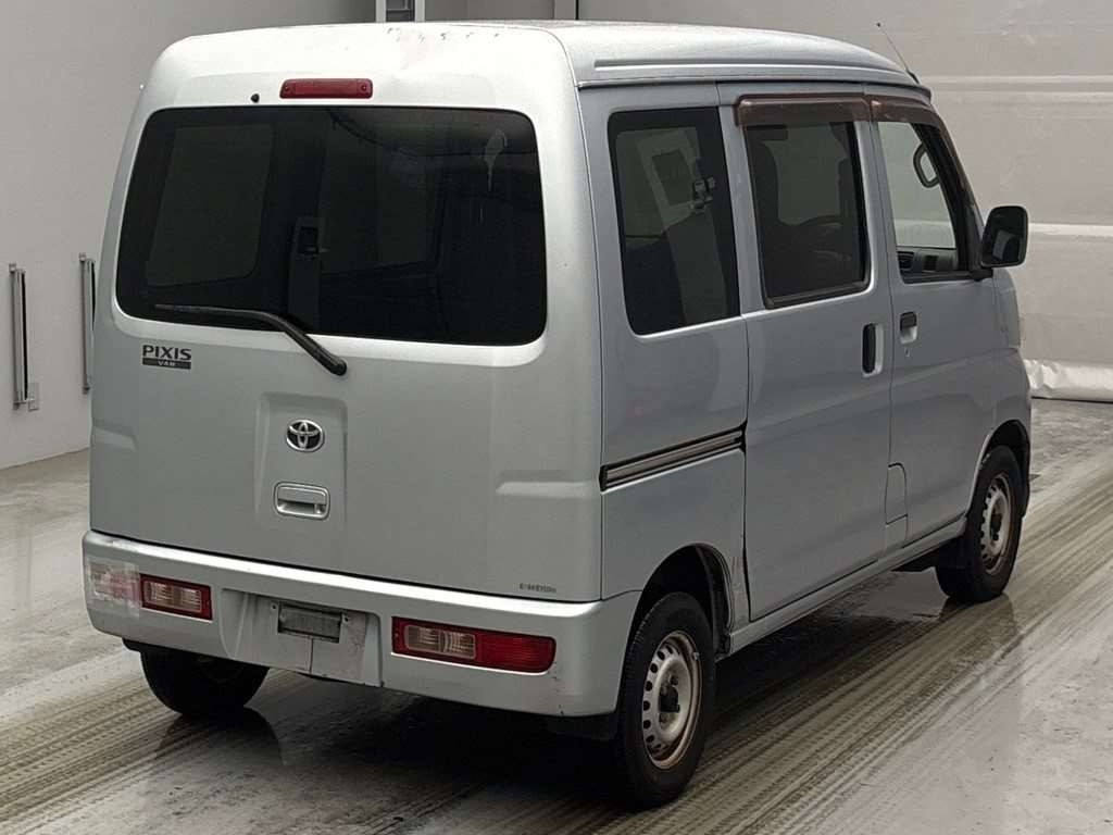 TOYOTA PIXIS VAN