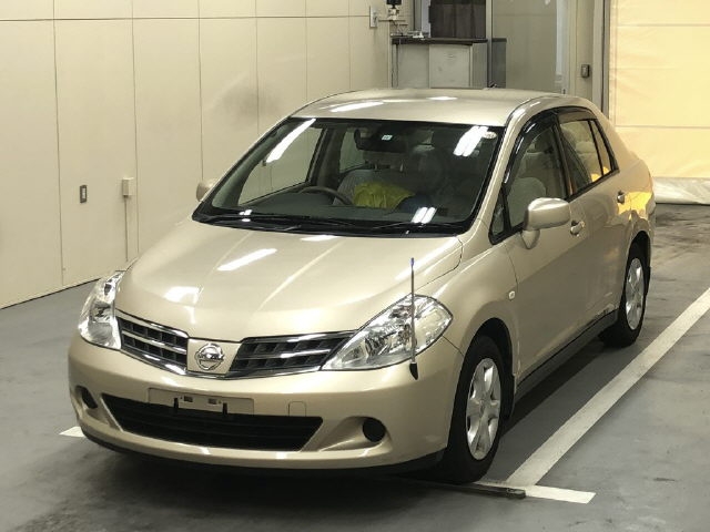 NISSAN TIIDA LATIO
