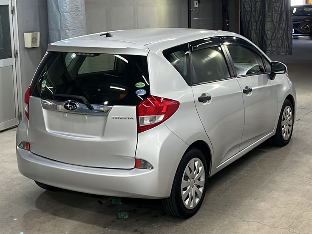 SUBARU TREZIA