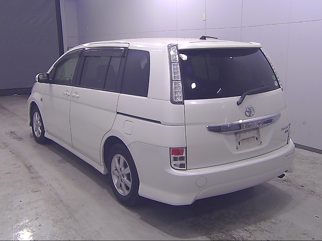 TOYOTA ISIS