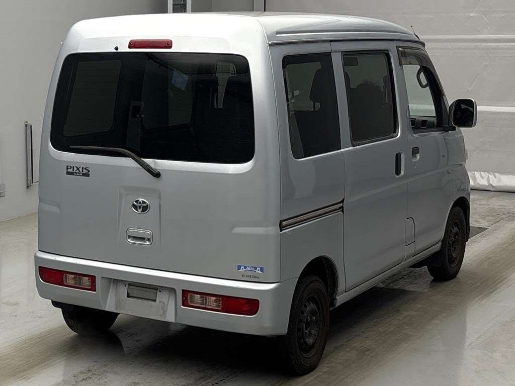 TOYOTA PIXIS VAN