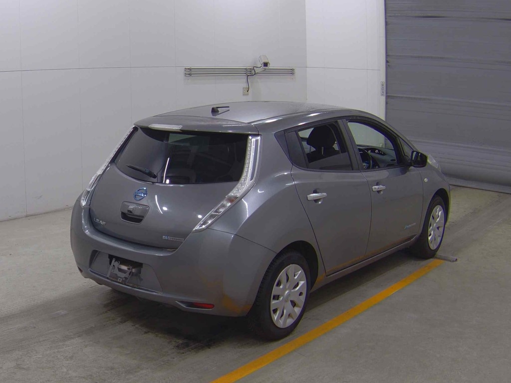 NISSAN LEAF