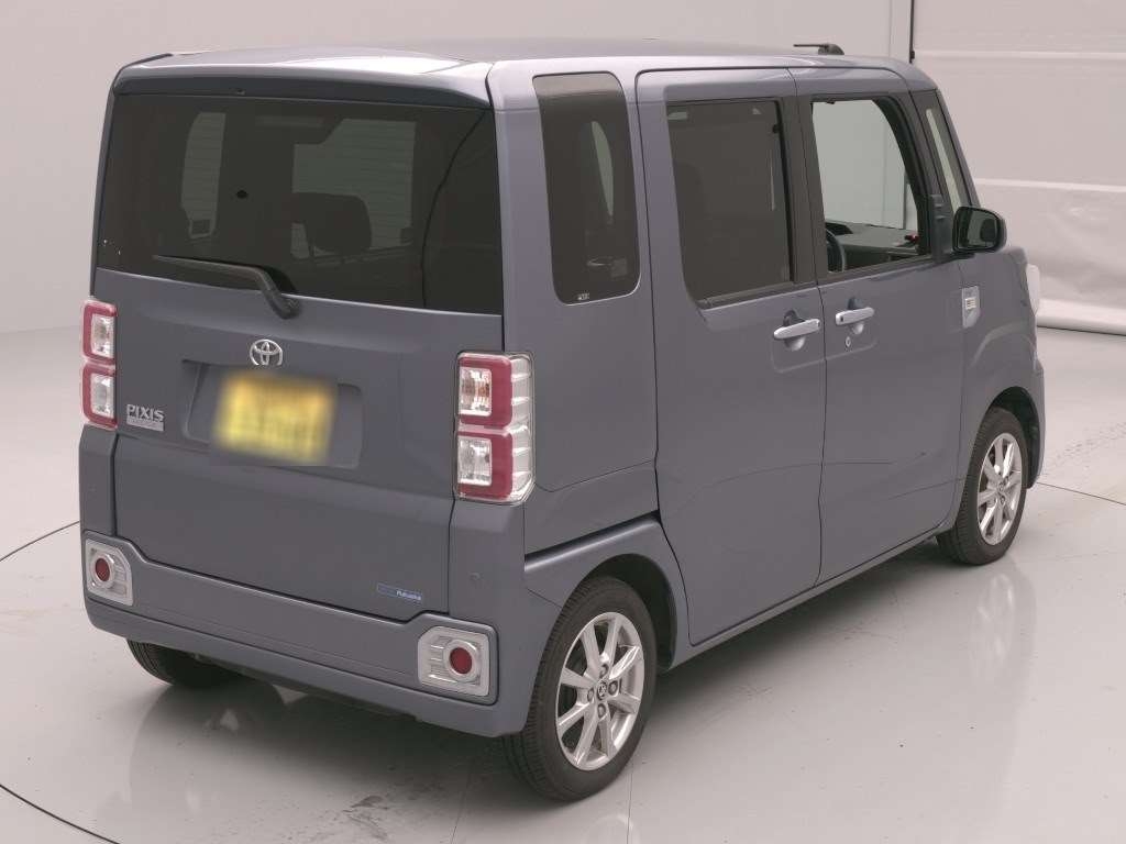 TOYOTA PIXIS MEGA