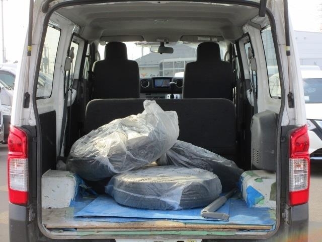 NISSAN NV350 CARAVAN