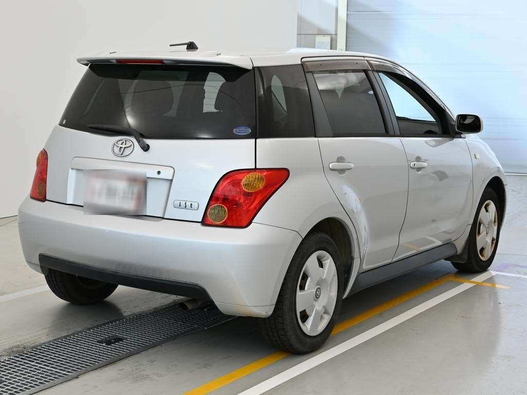 TOYOTA IST