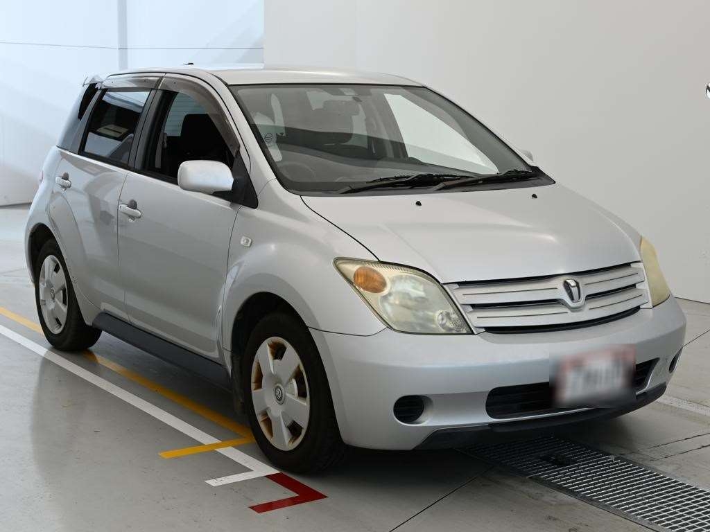 TOYOTA IST