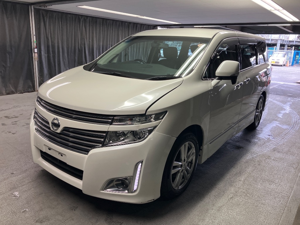 NISSAN ELGRAND