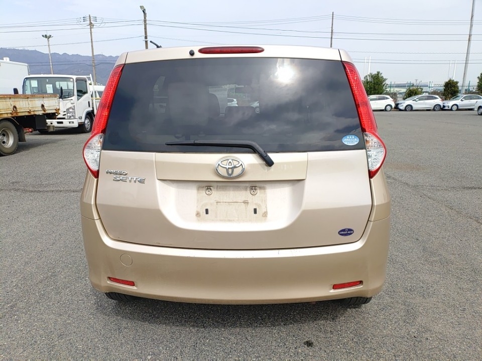 TOYOTA PASSO SETTE