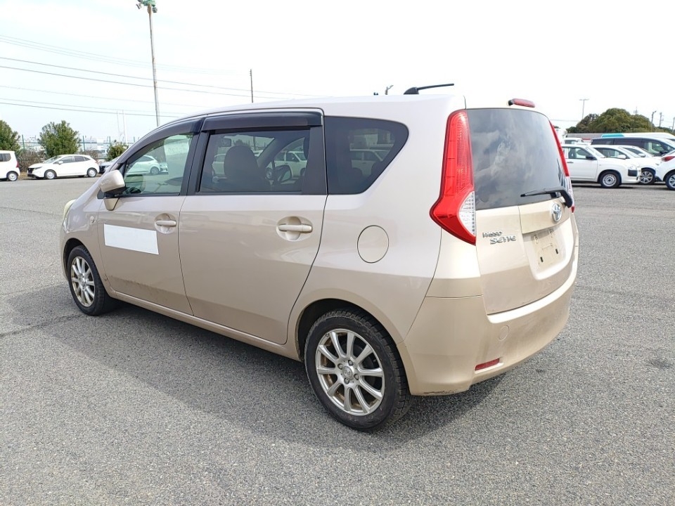 TOYOTA PASSO SETTE