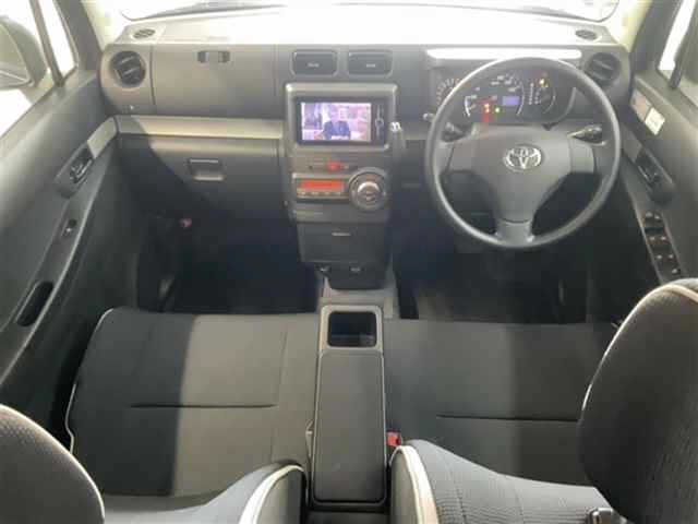 TOYOTA PIXIS SPACE