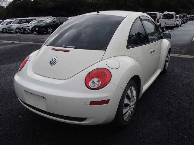 VOLKSWAGEN BEETLE