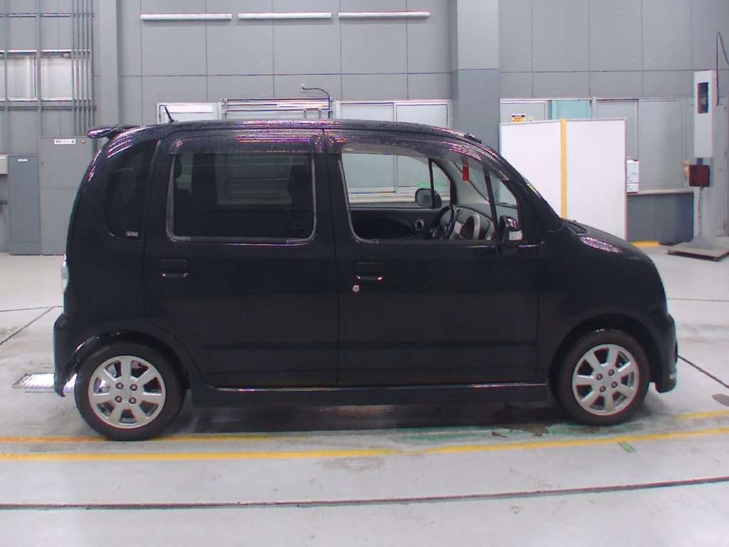 DAIHATSU MOVE LATTE