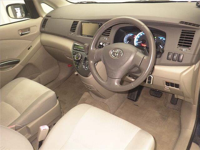 TOYOTA ISIS