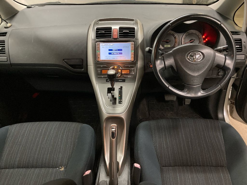 TOYOTA AURIS