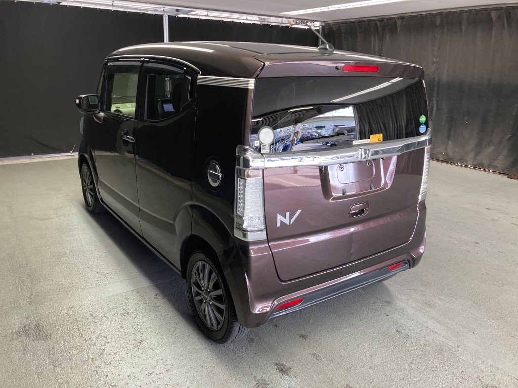 HONDA N-BOX SLASH