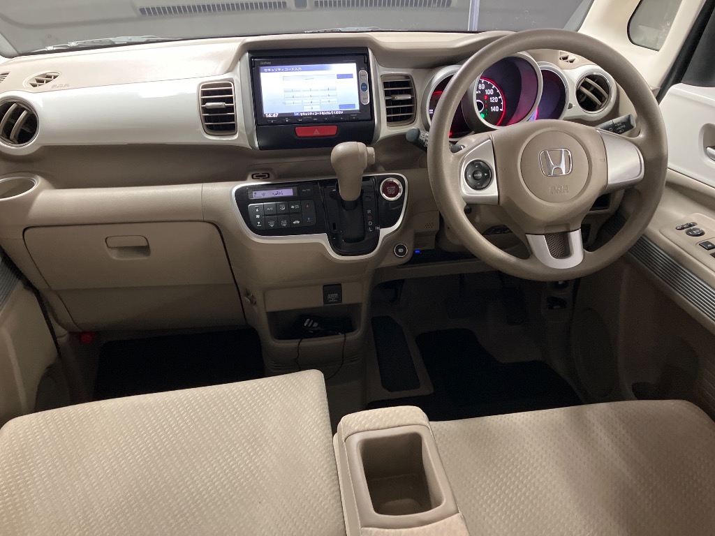HONDA N-BOX SLASH