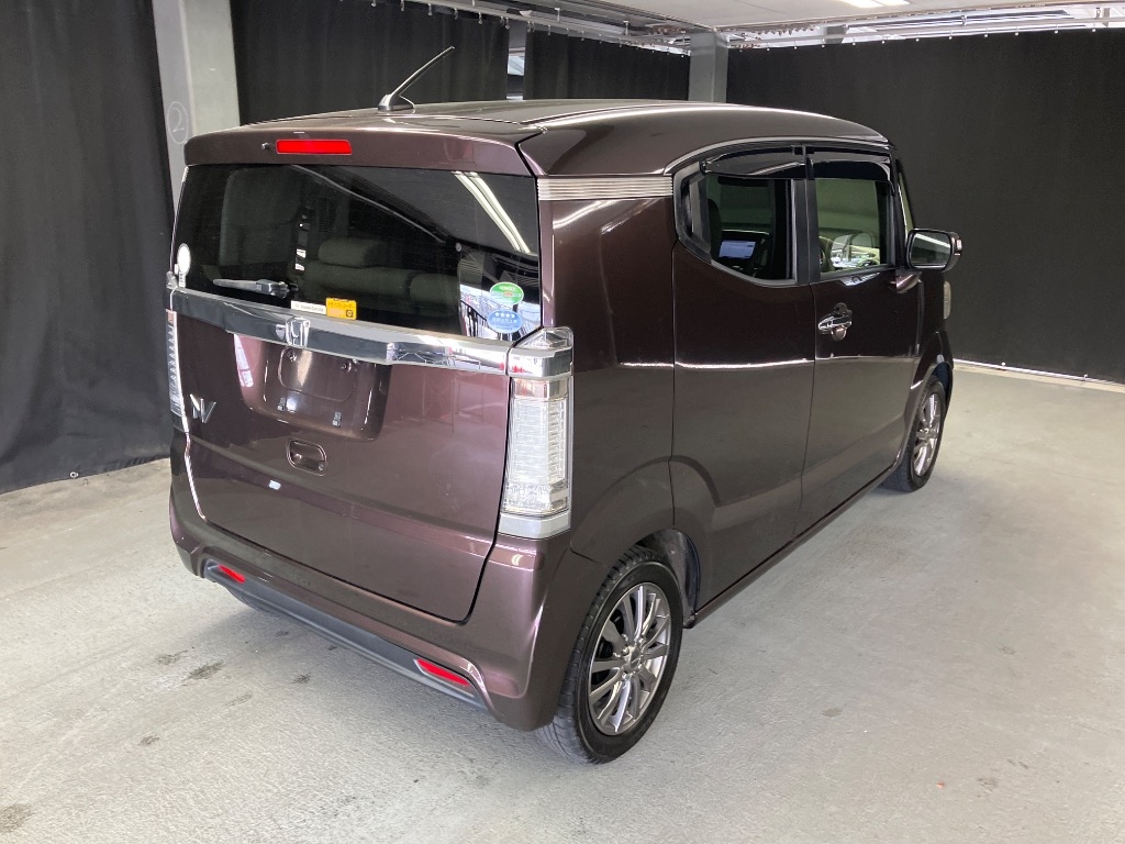 HONDA N-BOX SLASH