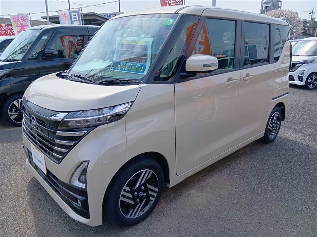 NISSAN ROOX