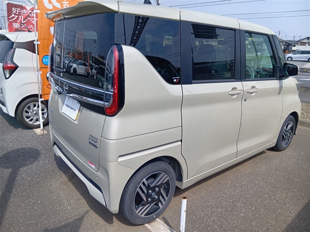 NISSAN ROOX