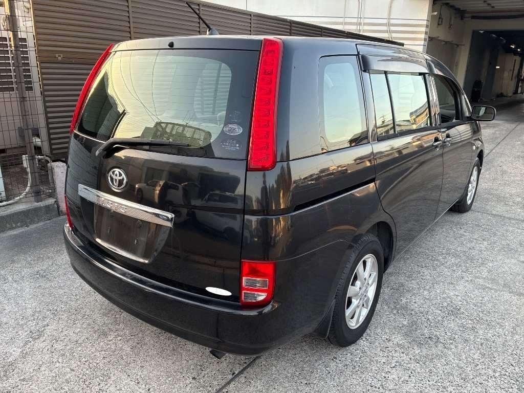 TOYOTA ISIS