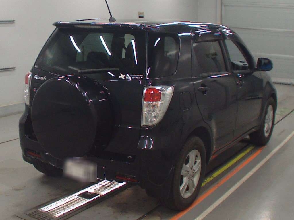 TOYOTA RUSH