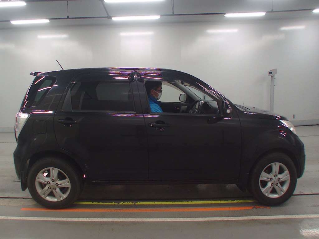 TOYOTA RUSH