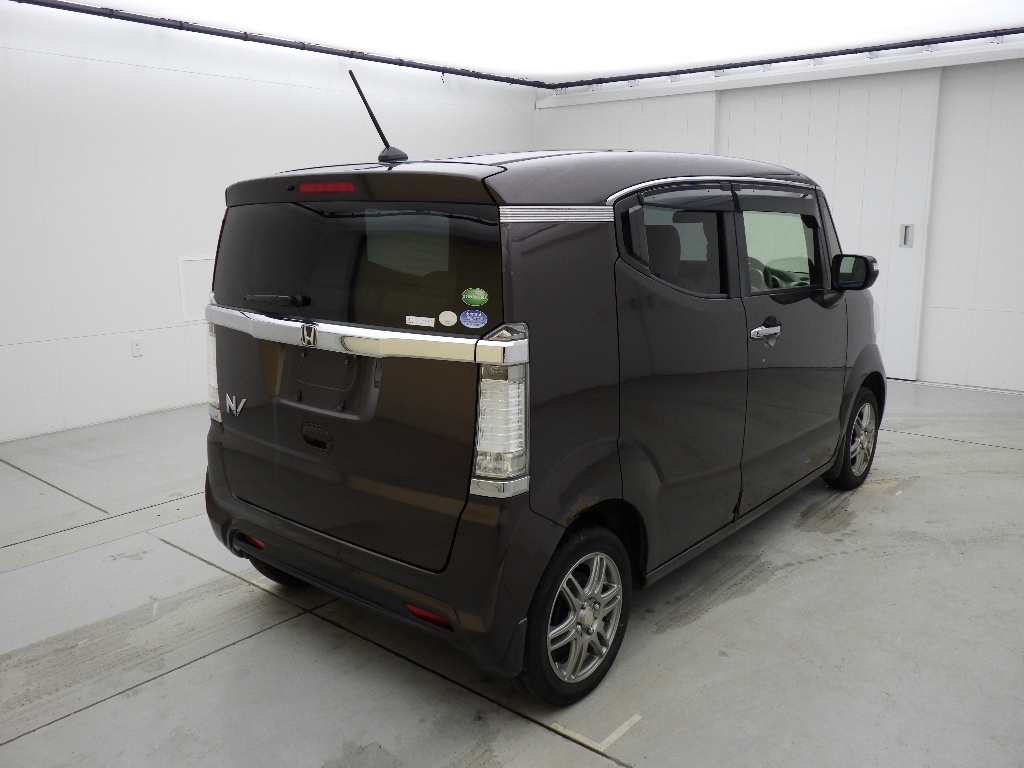 HONDA N-BOX SLASH