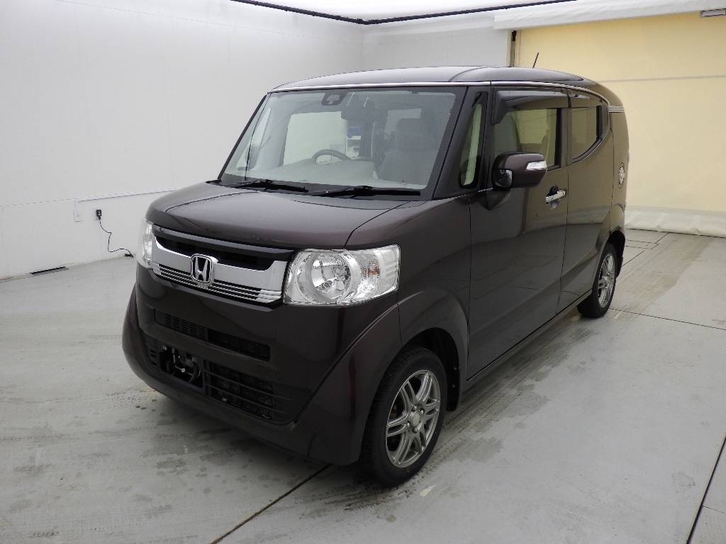 HONDA N-BOX SLASH