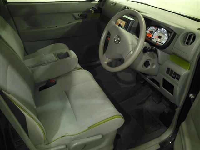 TOYOTA PIXIS SPACE