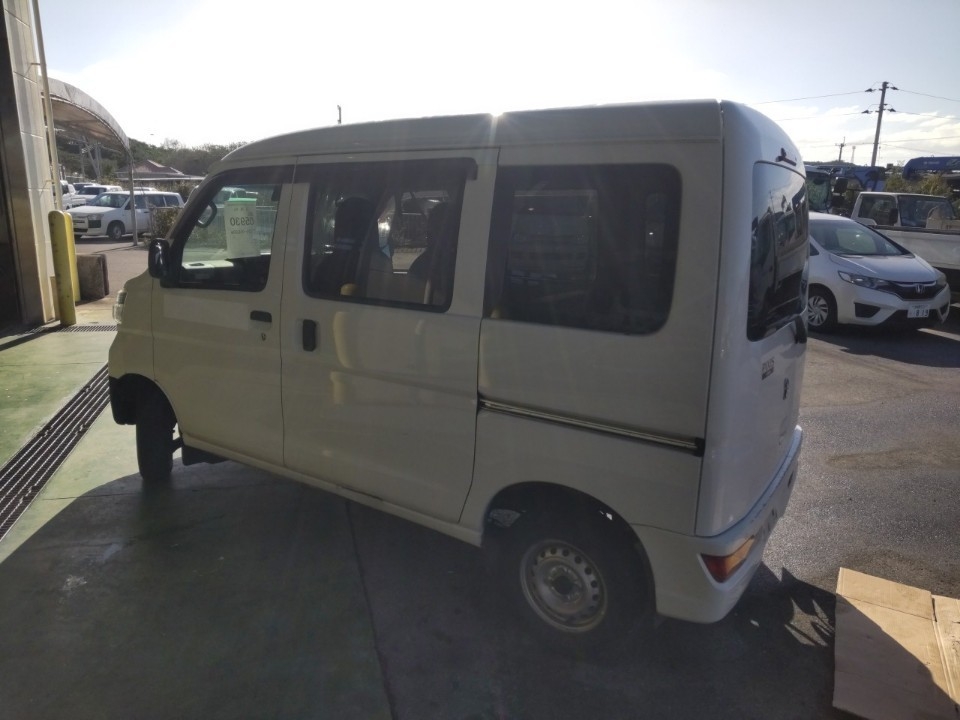 TOYOTA PIXIS VAN