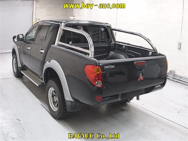 MITSUBISHI TRITON