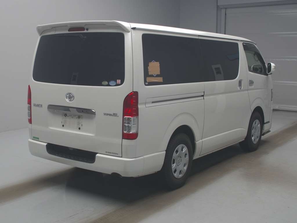 TOYOTA REGIUS ACE
