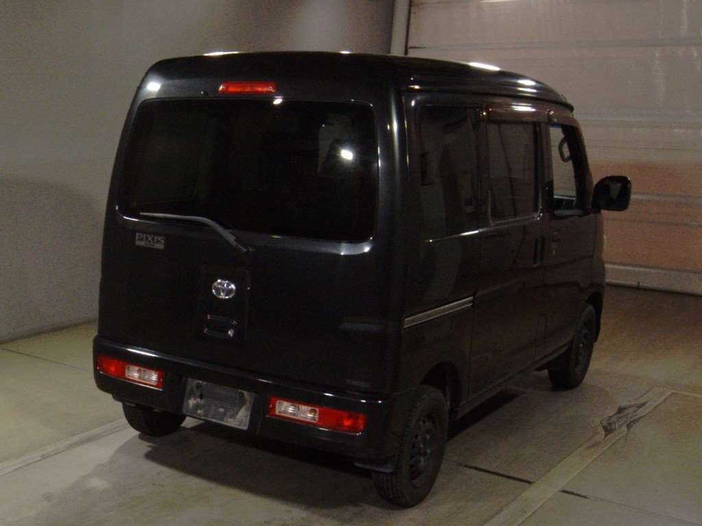TOYOTA PIXIS VAN