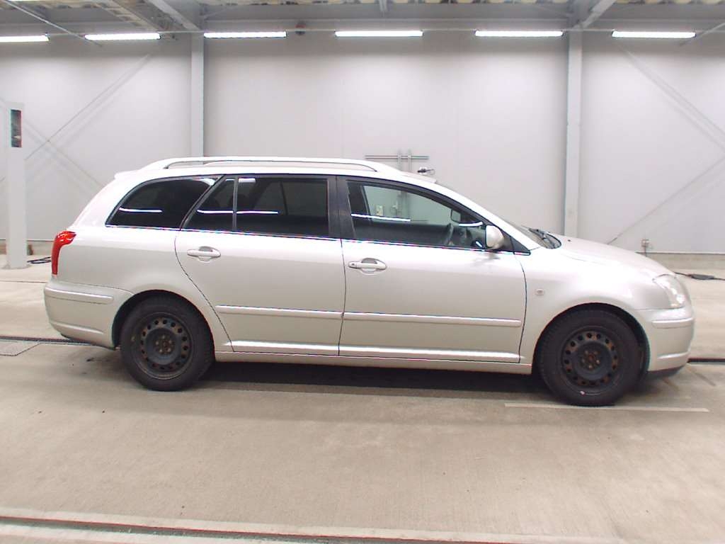 TOYOTA AVENSIS
